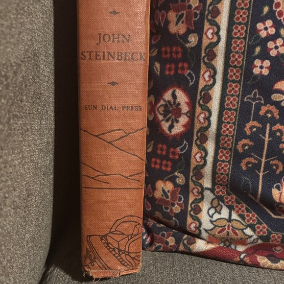 Vintage Collectible Orange Hardcover 1941 Print “The Grapes of Wrath” - Picture 3 of 9